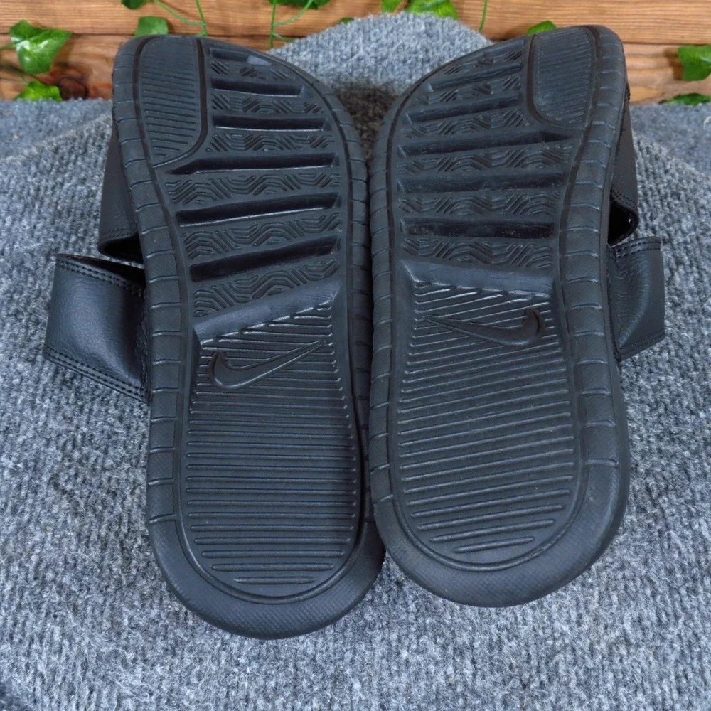Nike Benassi Duo Ultra Women Sandals Size 9 Sport Pool Beach Slides Black White